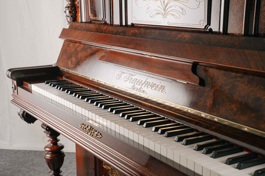 Alexander Ostrovski - Klavierstimmer / Techniker