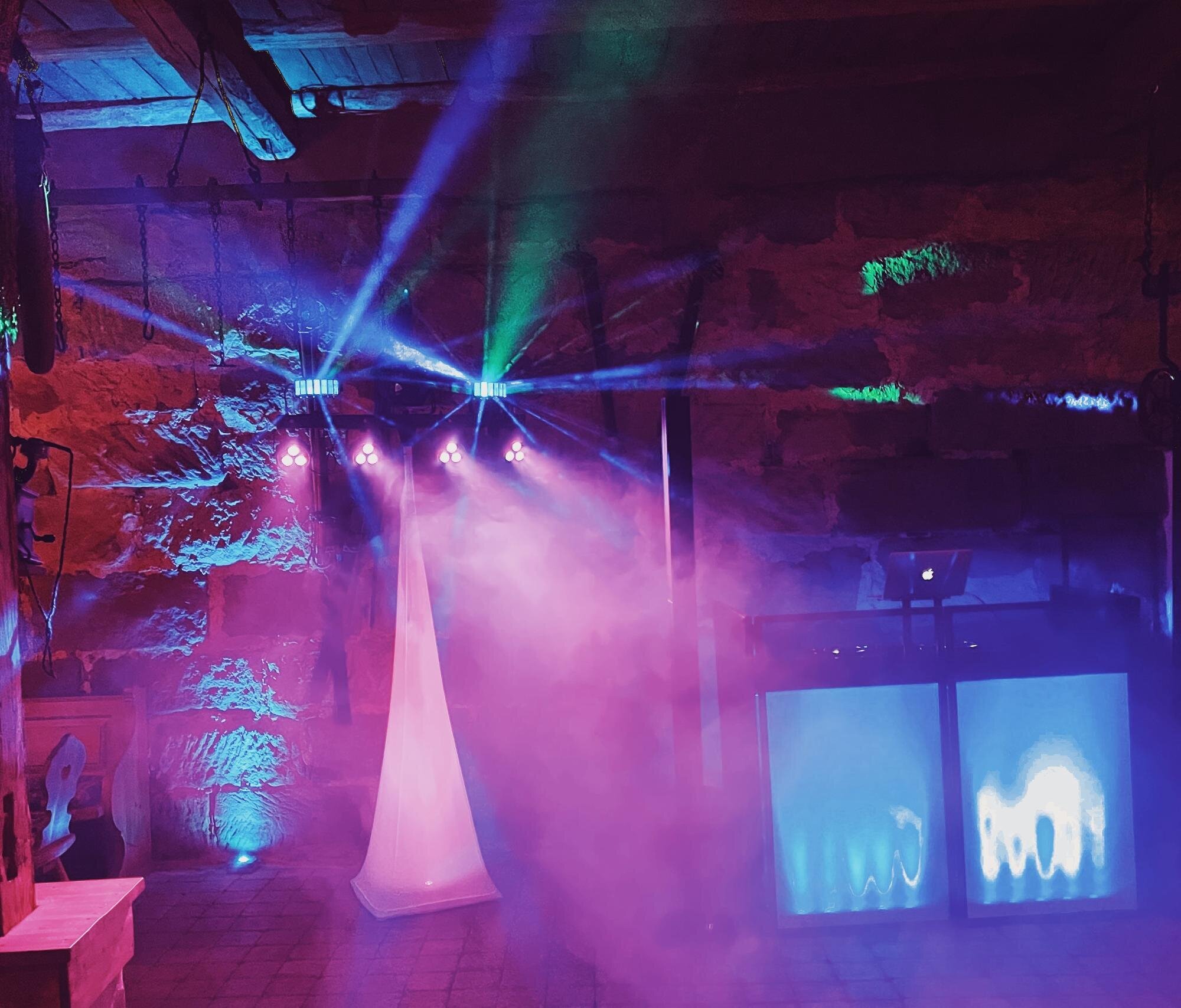 DJ Annòn für Hochzeiten, Firmenfeiern und Events