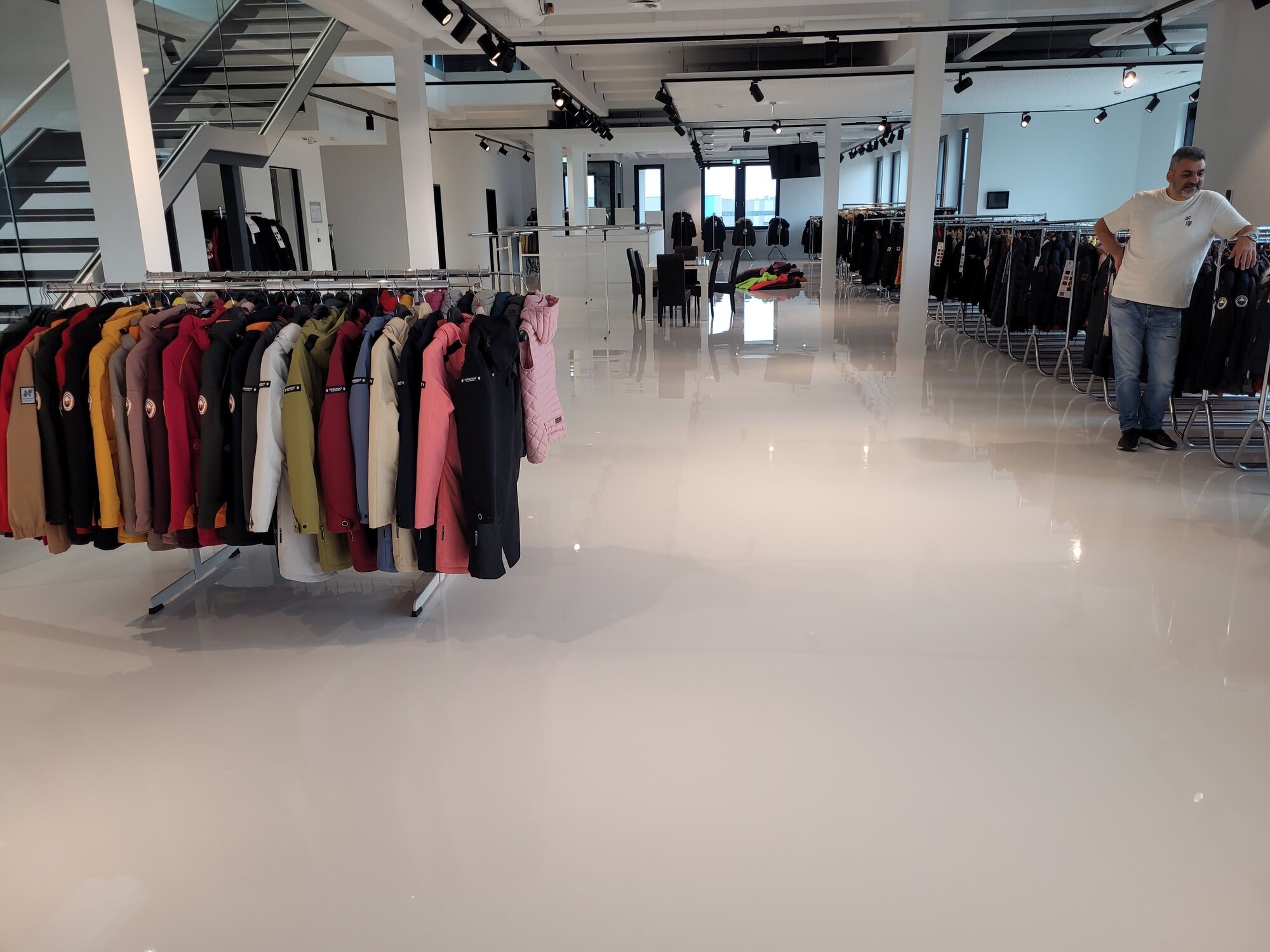 AVIO Bodenbeschichtung