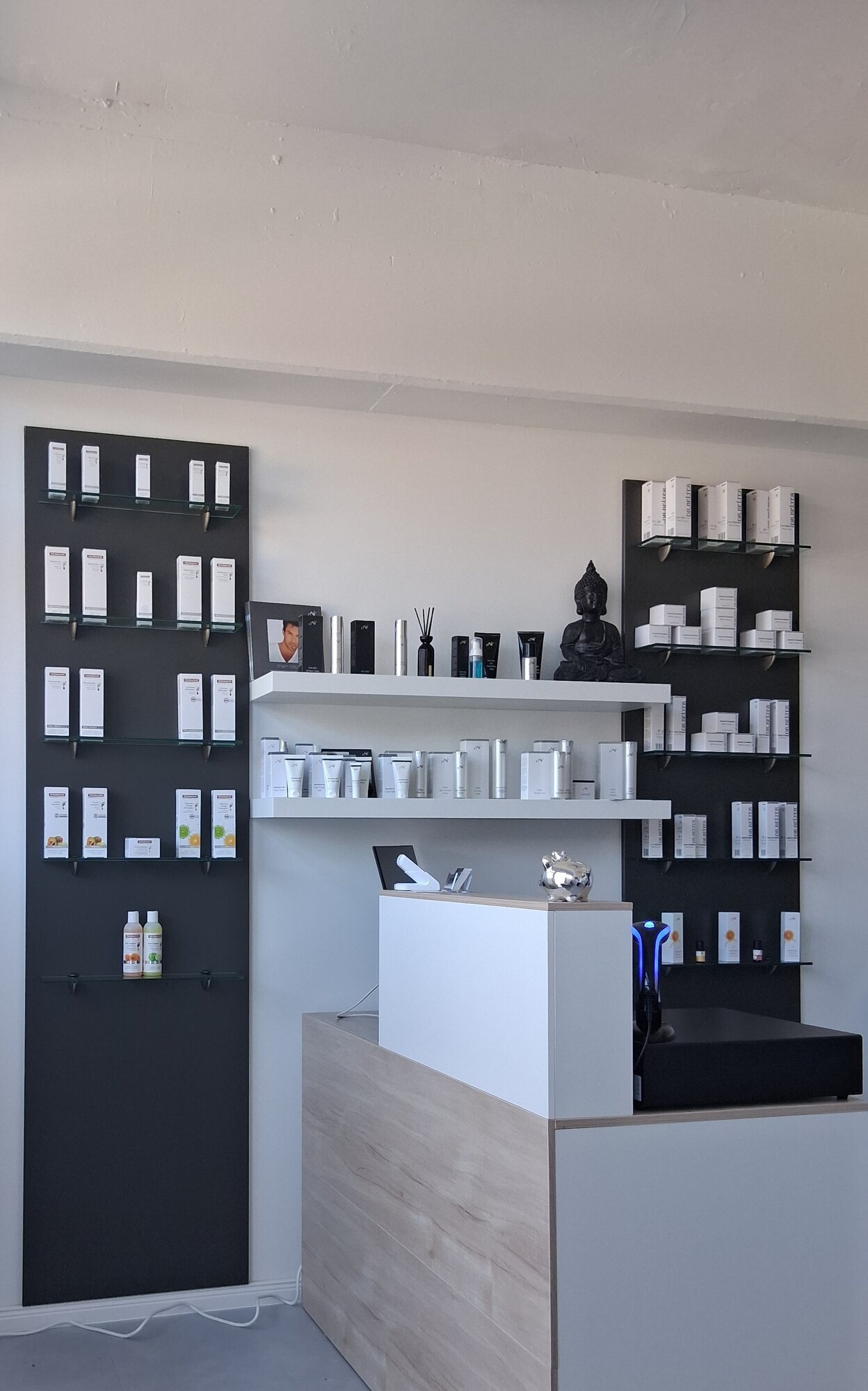 BEAUTYLINE - COSMETIC