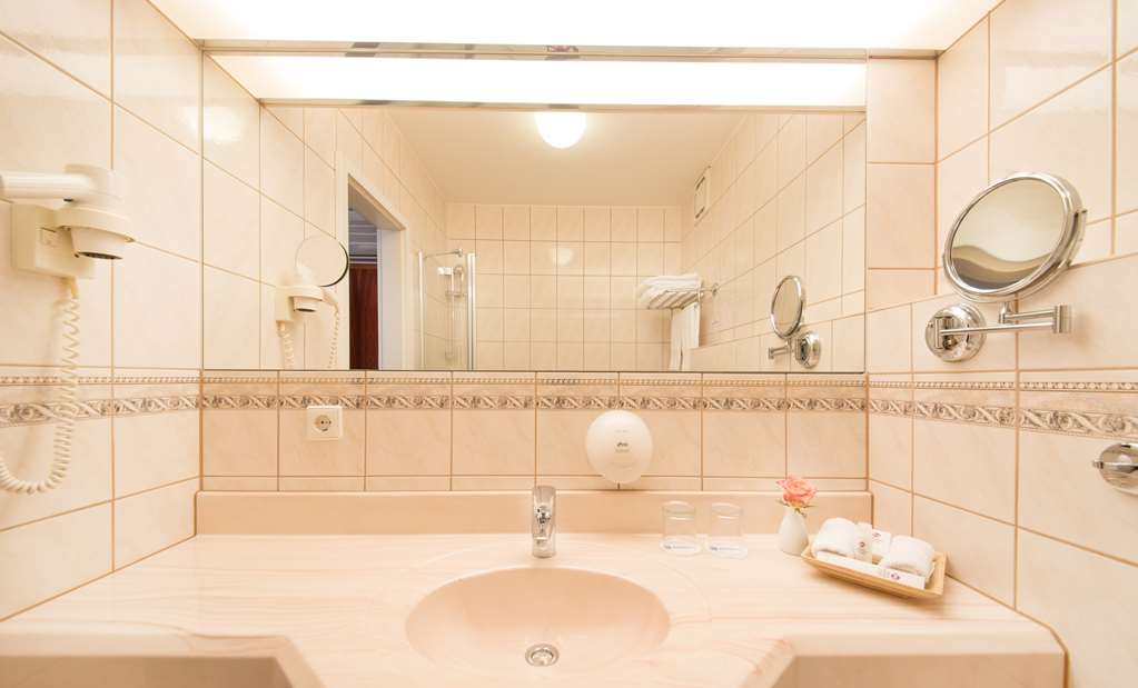 Best Western Plus Delta Park Hotel