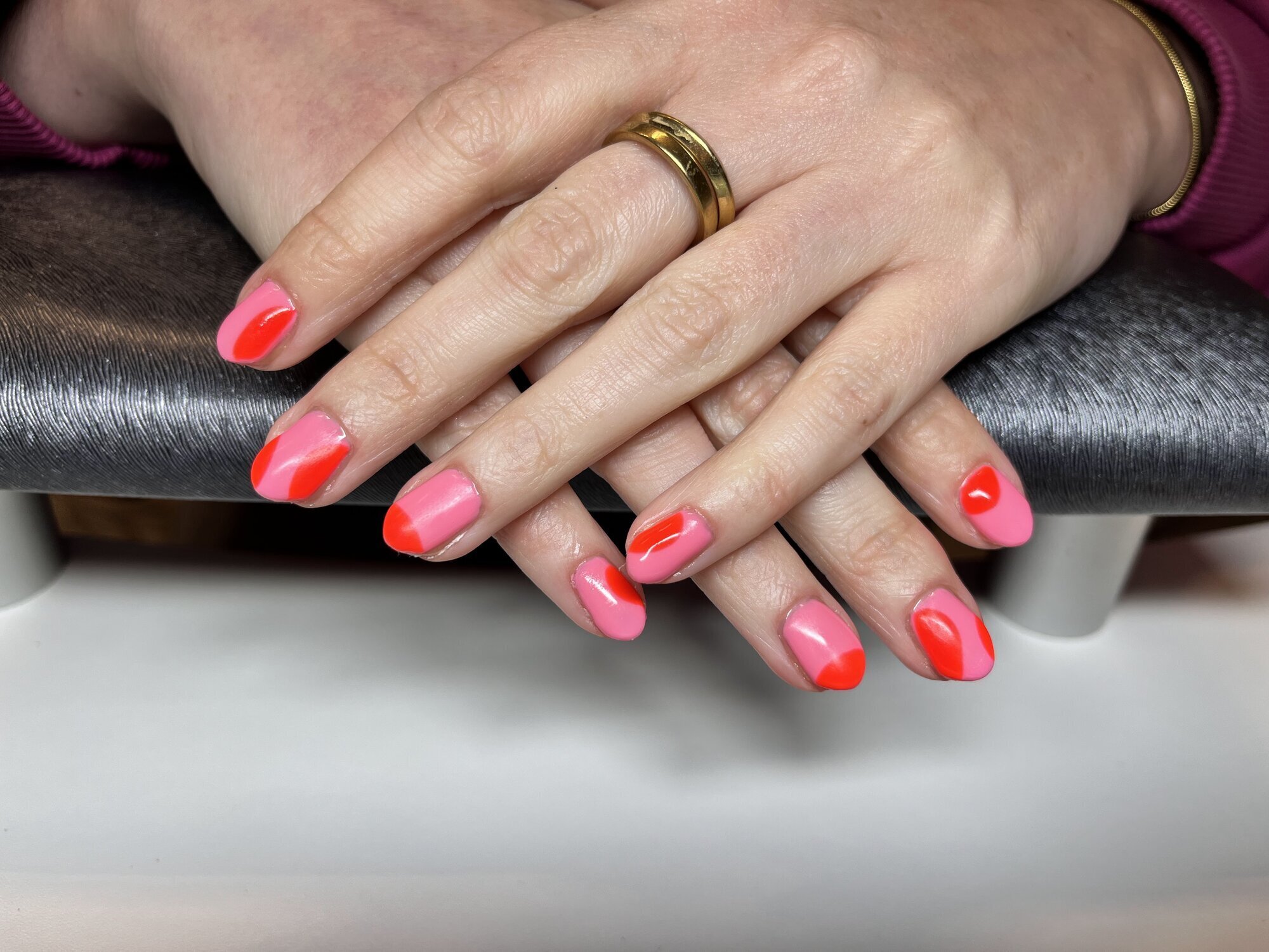 Contura Cosmetics - Kosmetikstudio, Nageldesign & Fußpflege