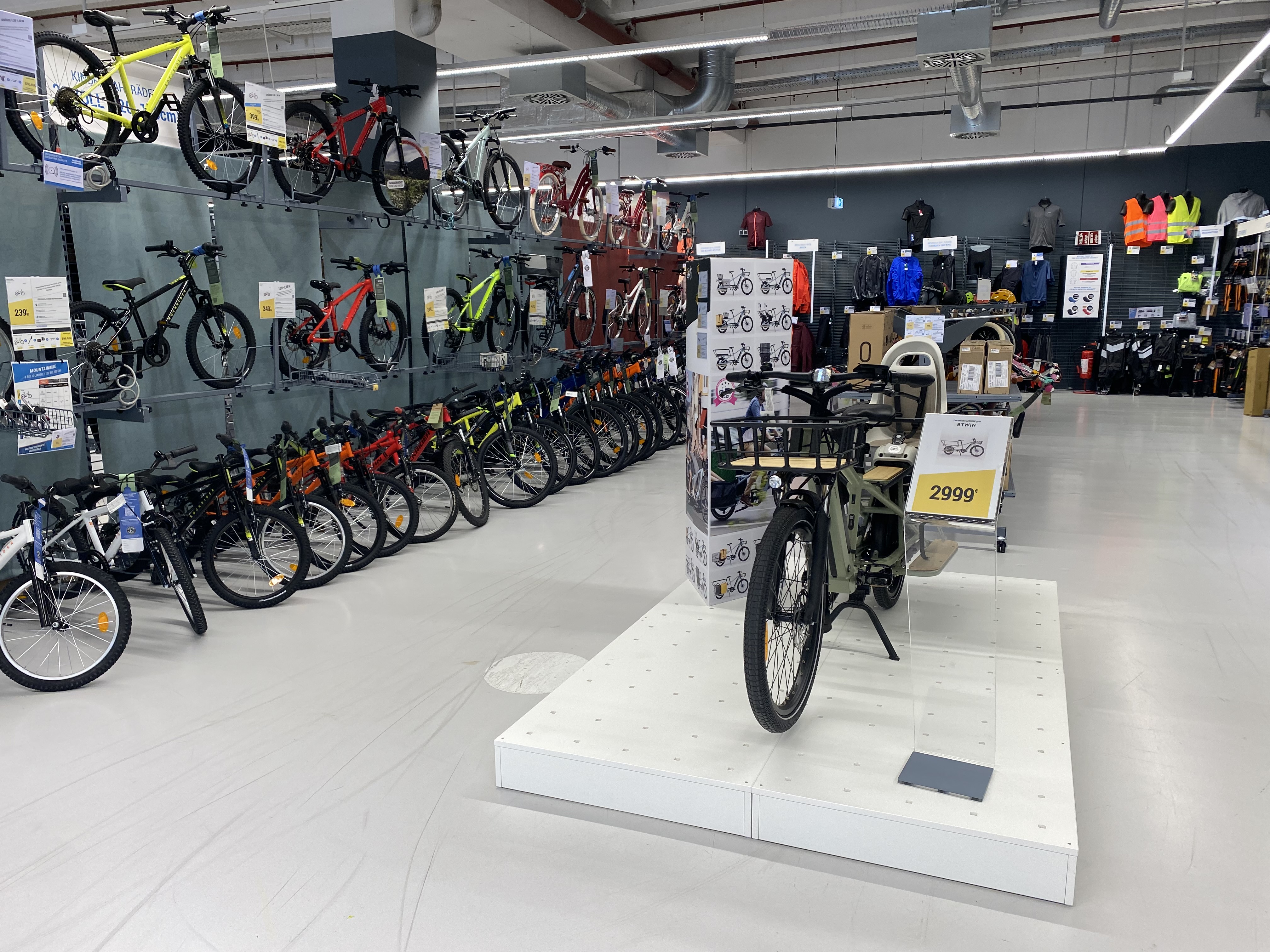 DECATHLON Berlin Eiche Fahrradgeschäft