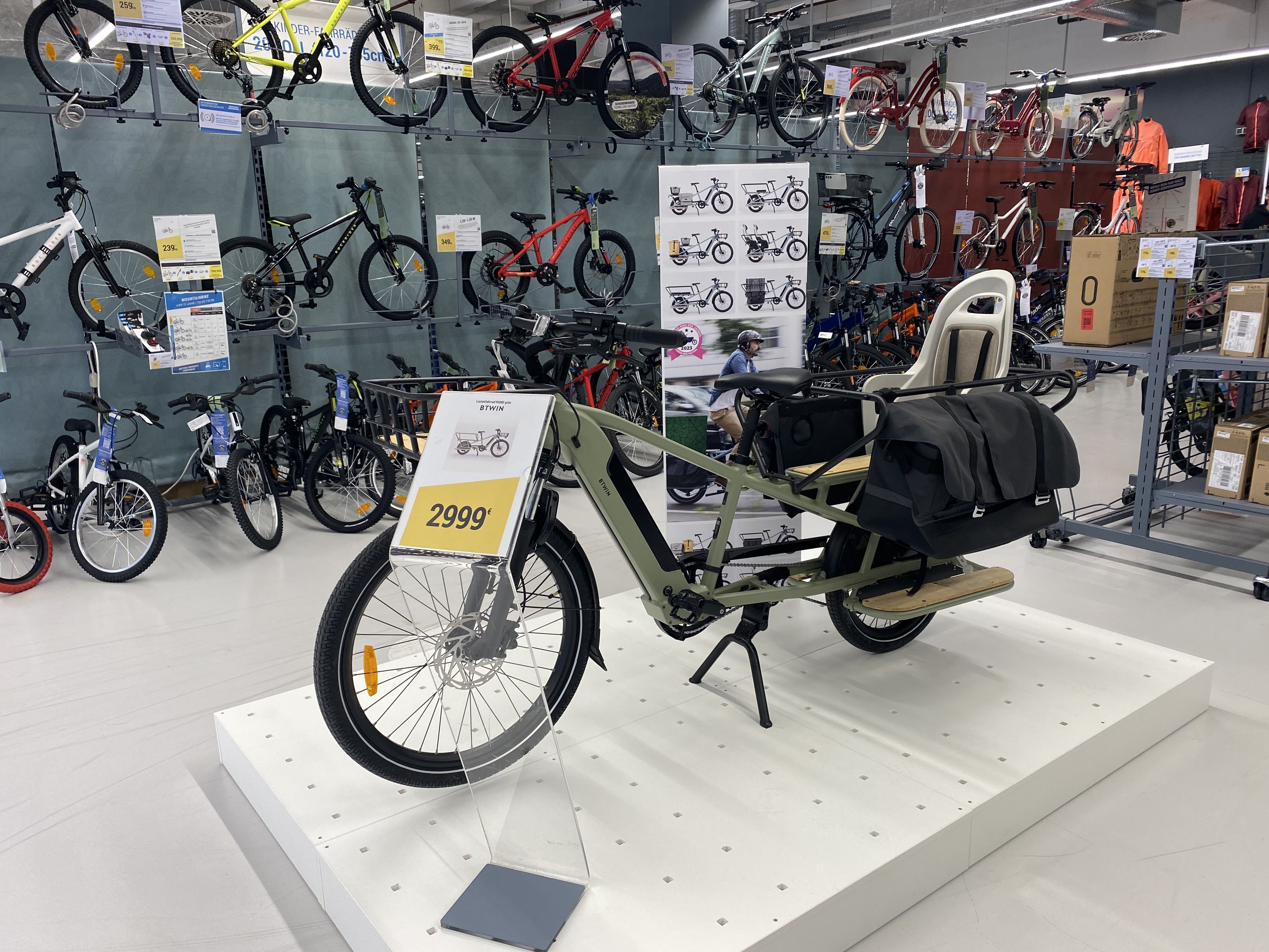DECATHLON Berlin Eiche Fahrradgeschäft