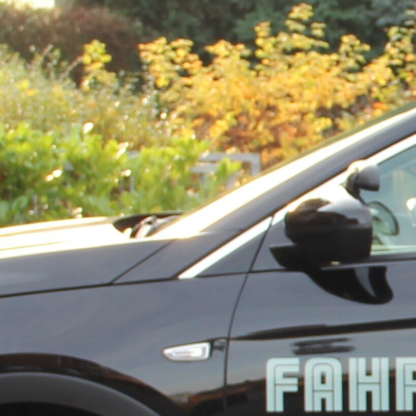 Fahrschule 76 in Dormagen-Nievenheim LKW,Motorrad Ausbildung, BKF Weiterbildung