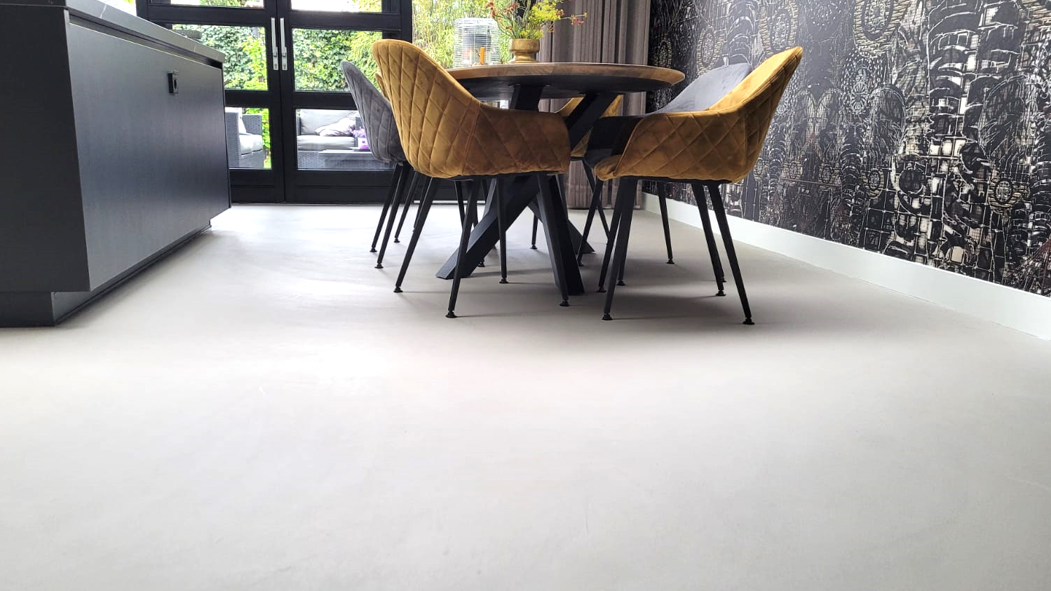 Fliesen und Fugenlos  Fugenloses Bad, Boden & Treppe - Design ohne Grenzen