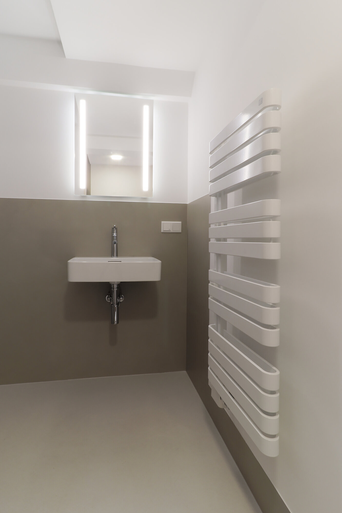 Fliesen und Fugenlos  Fugenloses Bad, Boden & Treppe - Design ohne Grenzen