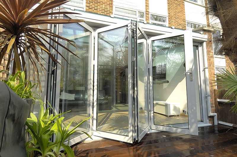 KUHNERT Glasbau mit Profil