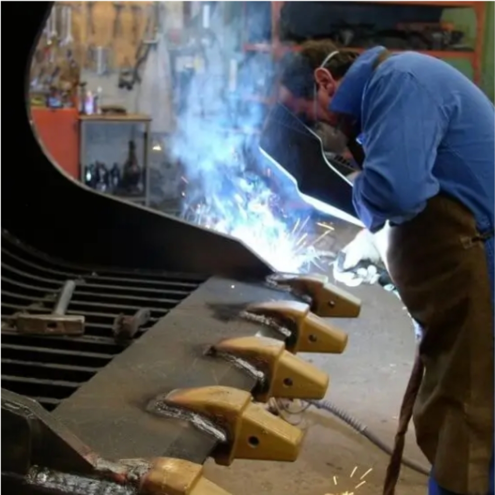 Megaparts24 - Bagger-Ersatzteile Janssen GmbH