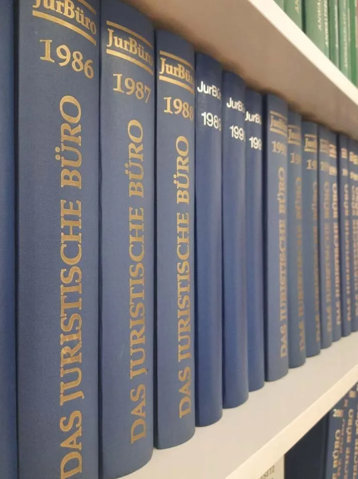 Peter W. Kallen + Karen Roth Rechtsanwälte