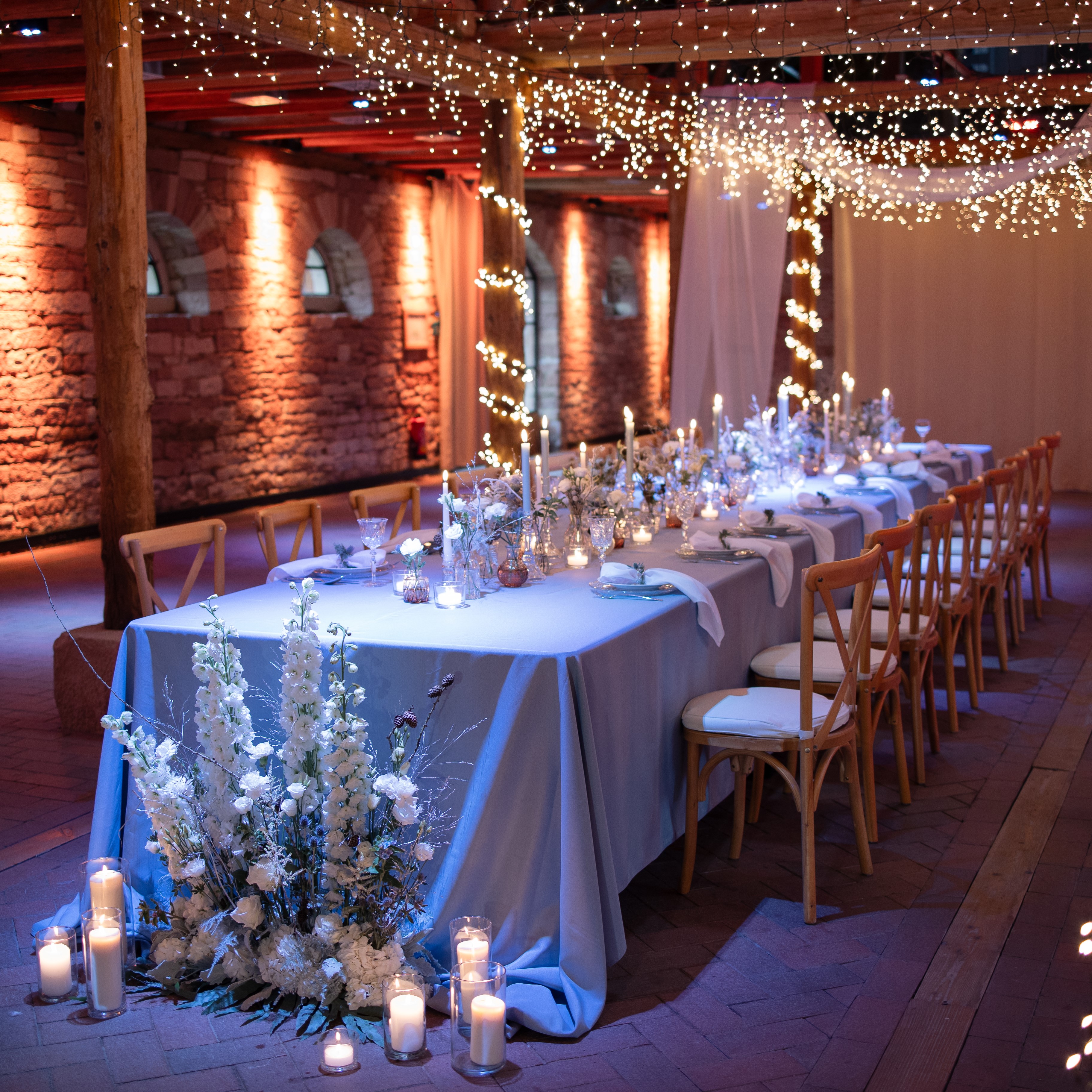 YOUR MOMENT Weddings