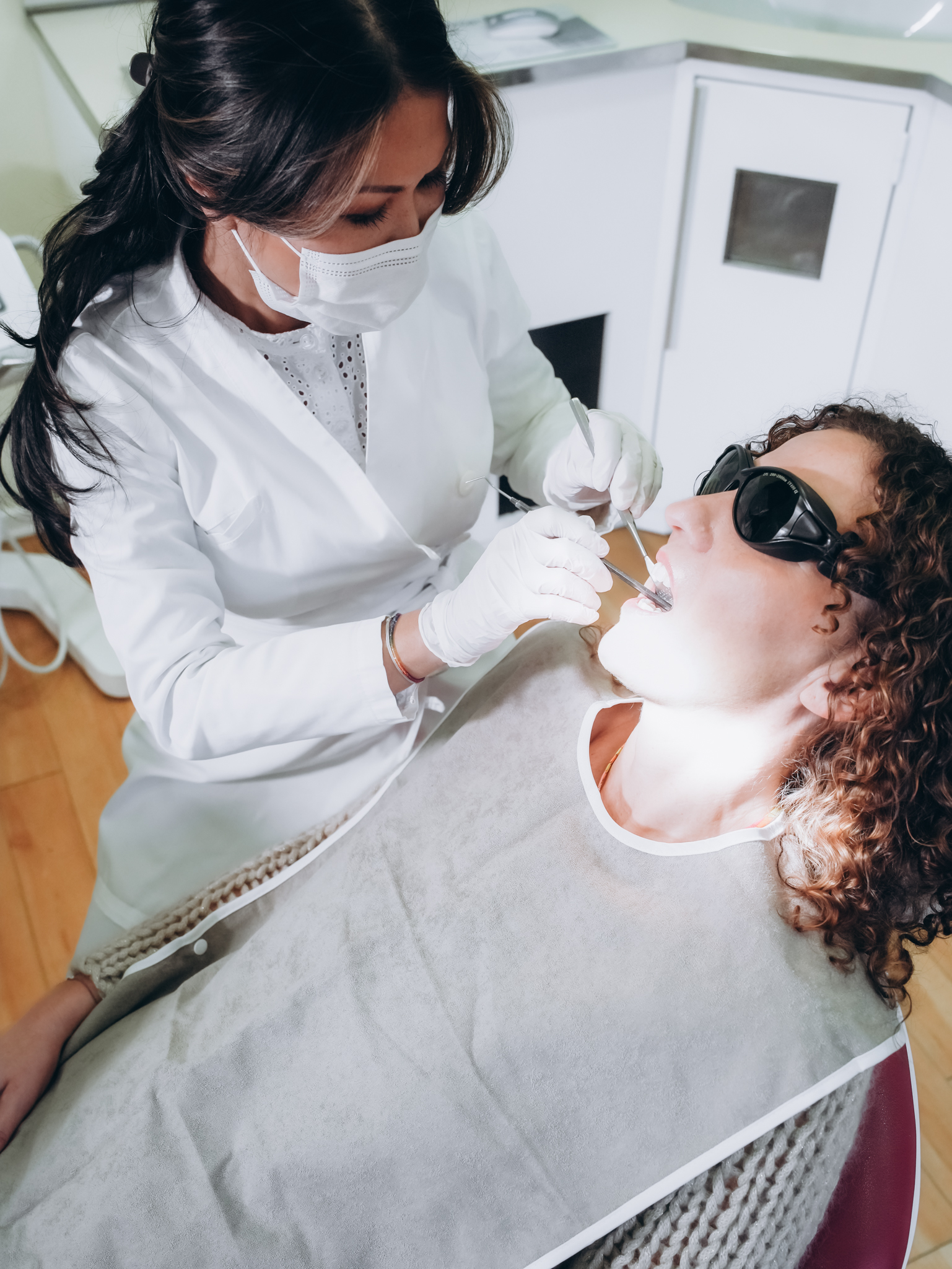 Zahnärztin mit Herz & Erfahrung | Dr. Nusara Schuster | Zahnarzt Kevelaer